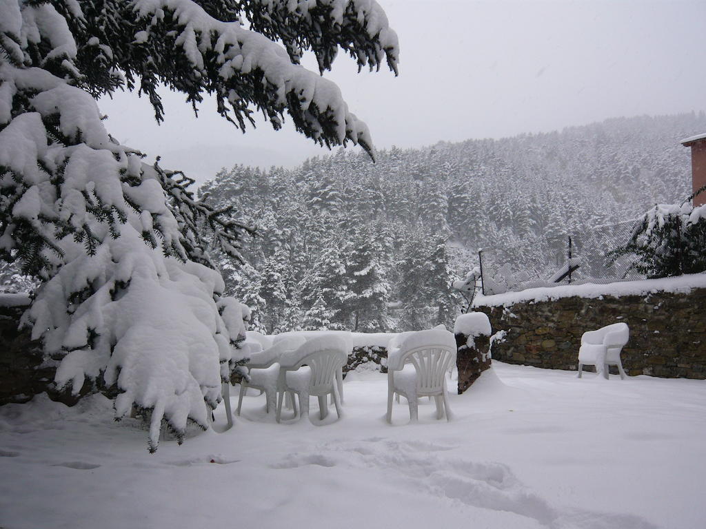 Xalet-Refugi U.E.C. Hostel La Molina  Luaran gambar