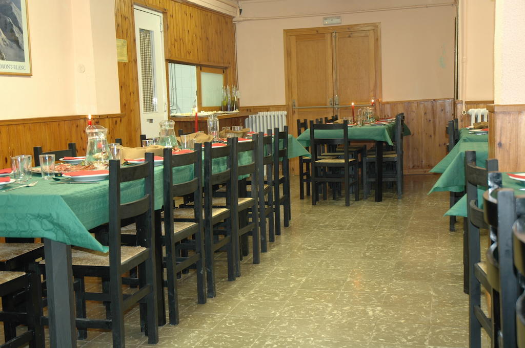 Xalet-Refugi U.E.C. Hostel La Molina  Luaran gambar