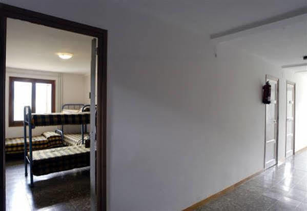 Xalet-Refugi U.E.C. Hostel La Molina  Luaran gambar